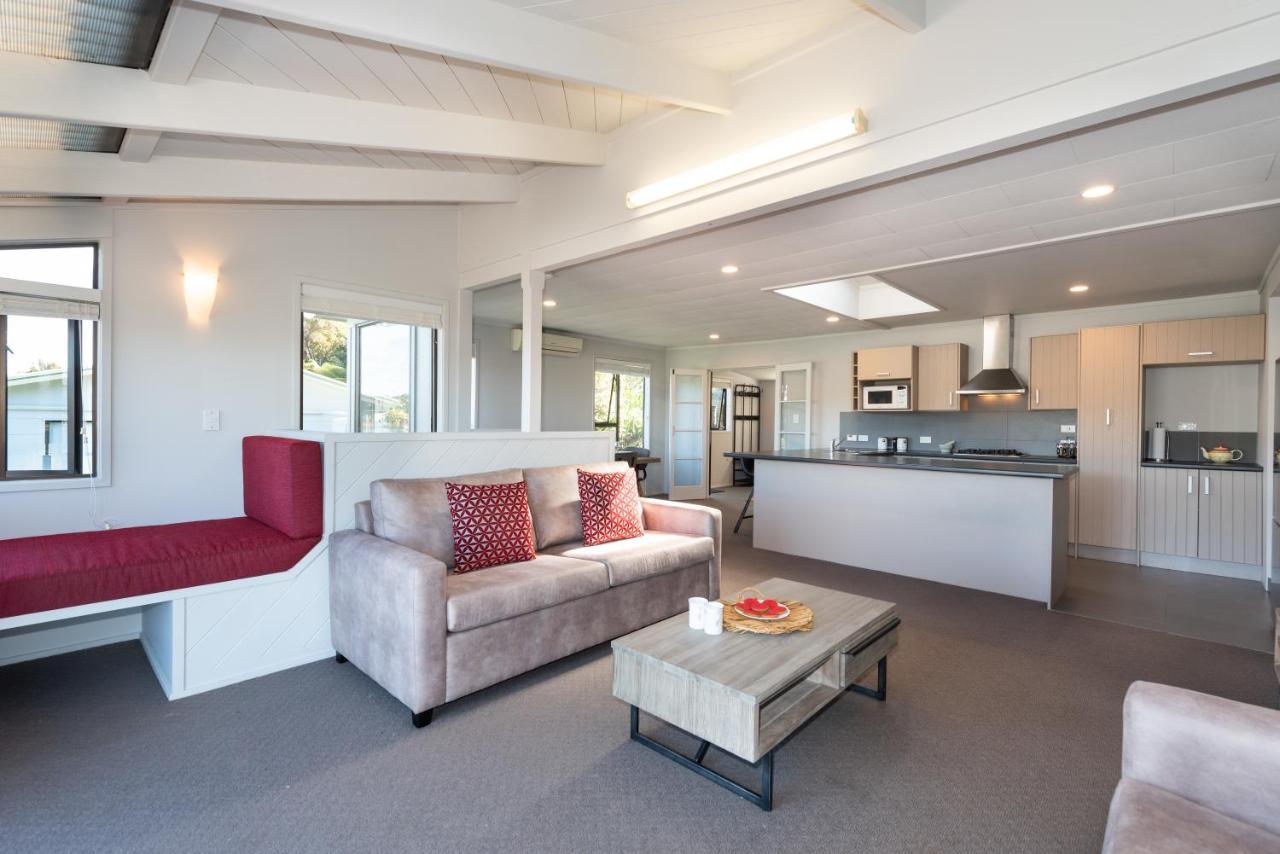 The Tide Watcher - Okiato Holiday Home Opua Extérieur photo