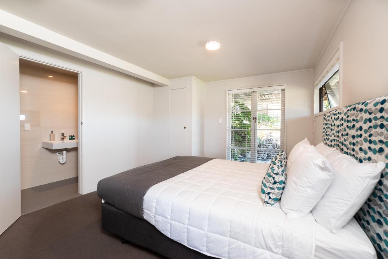 The Tide Watcher - Okiato Holiday Home Opua Extérieur photo